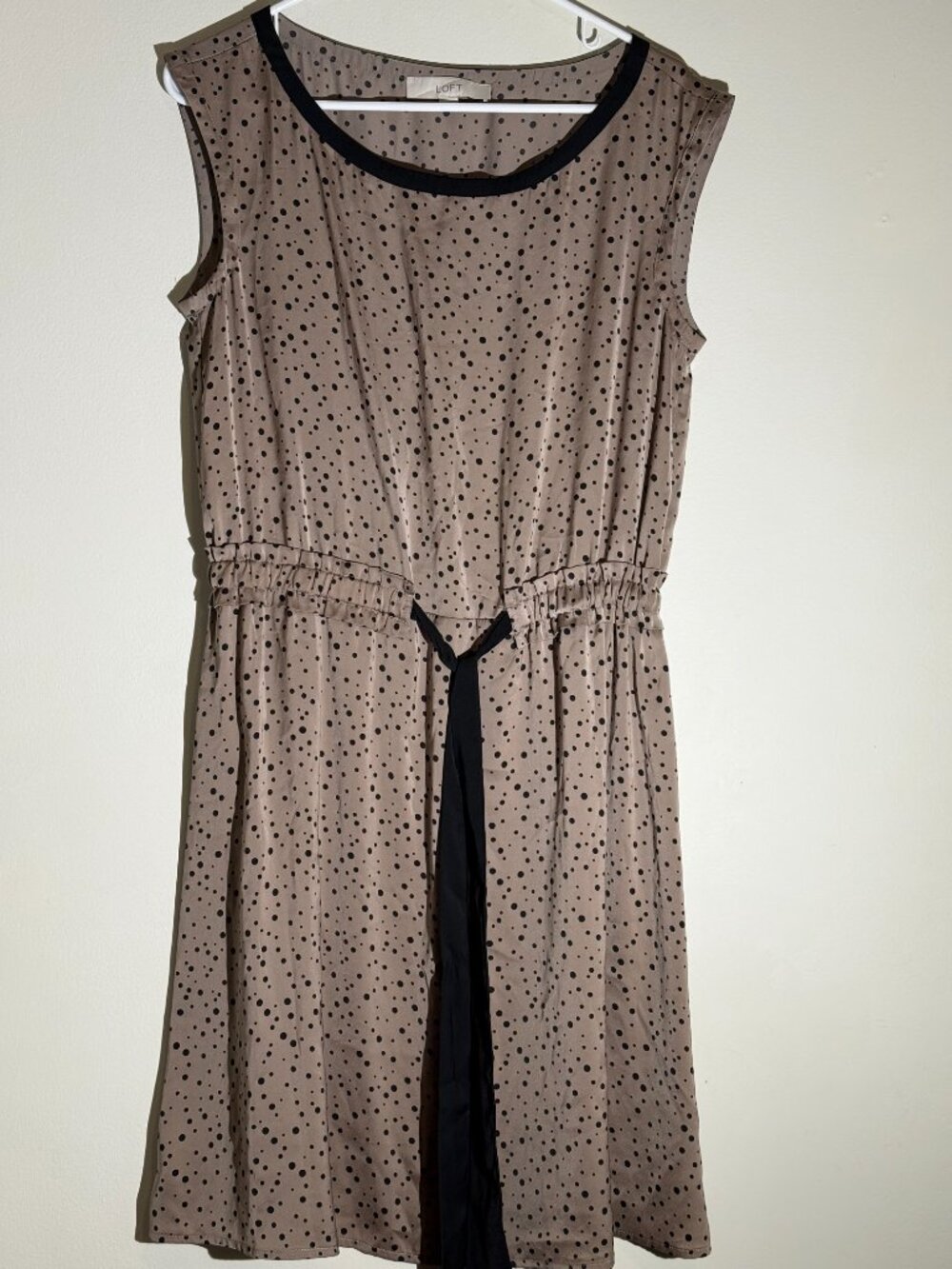 LOFT Polka Dot Sleeveless Cinch Waist Dress | Taupe Black M - Picture 2 of 5